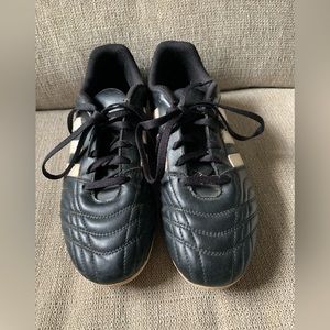 Men’s Adidas soccer cleats size 7